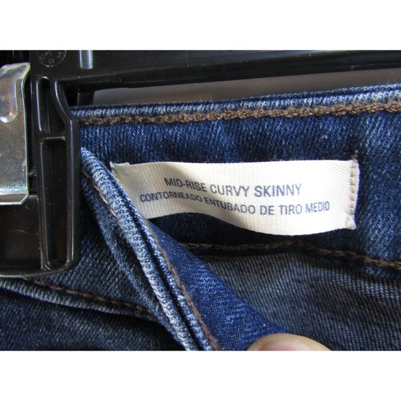 Women's Mid-Rise Curvy Fit Skinny Jeans - Universal Thread Medium Wash 6/28L - Picture 5 of 7
